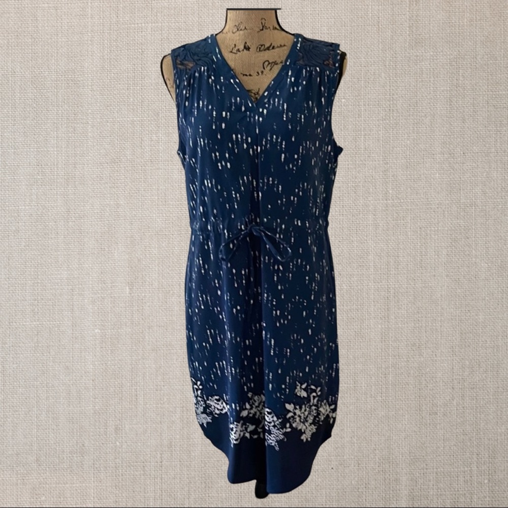 Truly Poppy Georgia Lace Inset Dress size M with tags